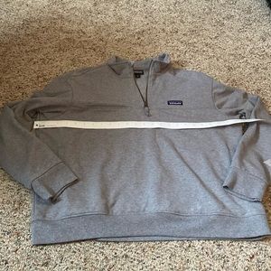 Patagonia quarter zip pull over sweatshirt